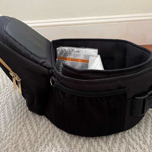 TushBaby Hip Carrier - Picture 4 of 8